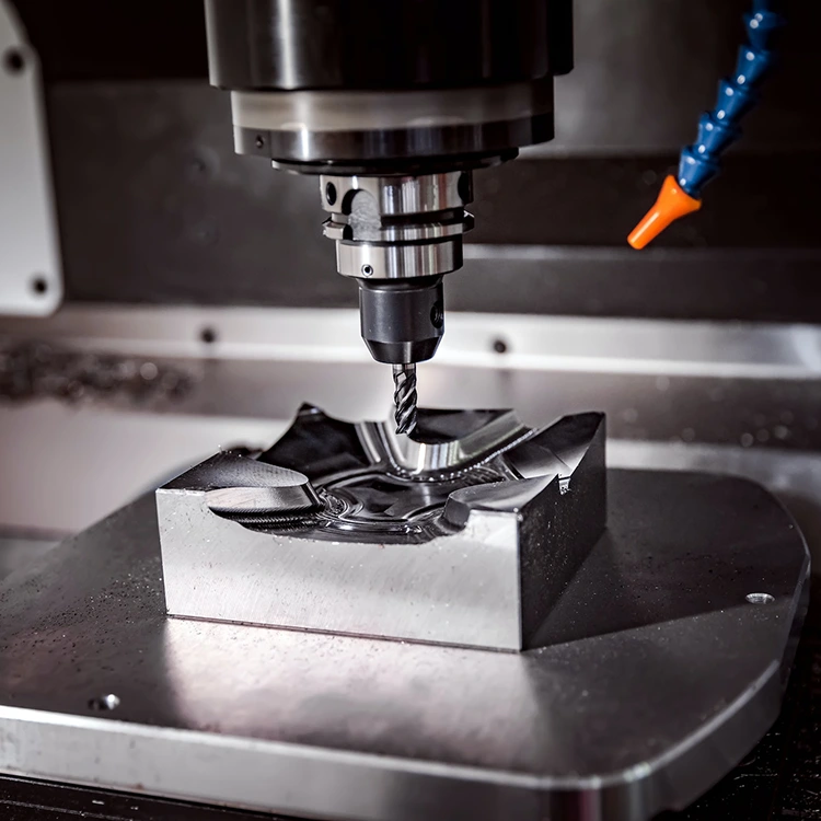Indústria de fresamento CNC 2025: precisão orientada por IA e tecnologia verde redefinem normas de fabricação