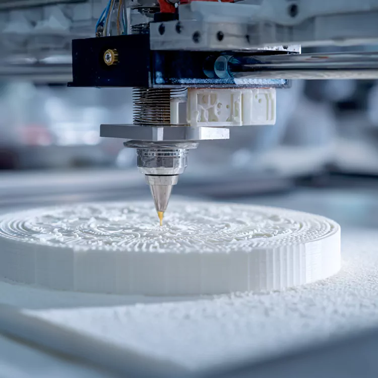 Como as pessoas escolhem entre a impressão 3D e a fabricação tradicional de plástico?